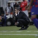 Ernesto Valverde con el Barcelona frente al Atlético de Madrid.