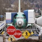 Imagen de uno de los 737 MAX que Boeing fabrica en su fábrica de Renton