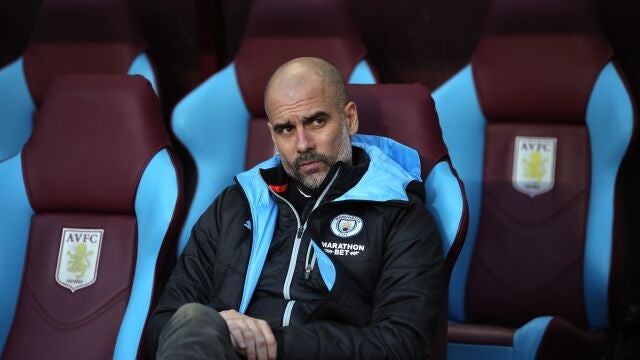 Guardiola, en el banquillo ante el Aston Villa