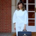 La ministra de Trabajo, Yolanda Díaz, de Podemos, a su llegada a La Moncloa para asistir al primer Consejo de Ministros del Gobierno de coalición presidido por Pedro Sánchez
