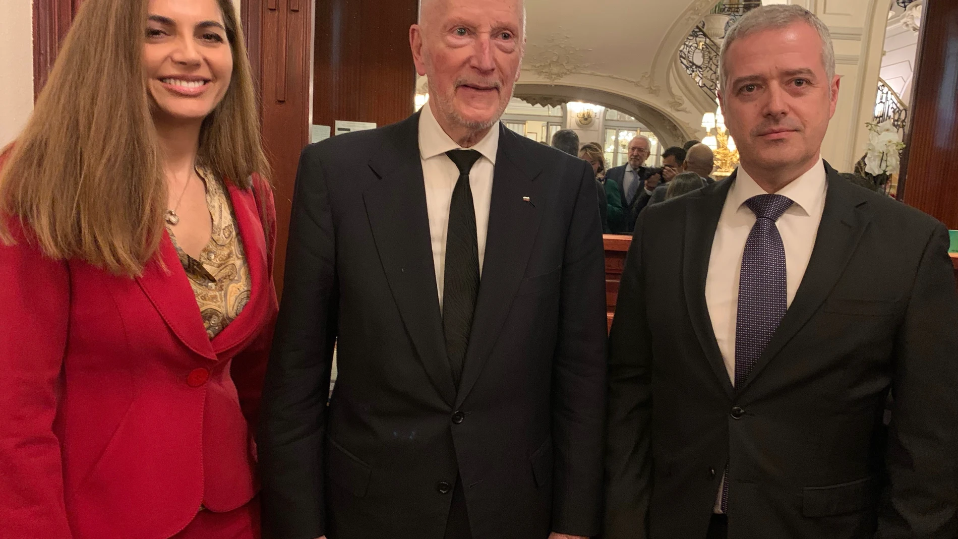 Nasrin Zhiyan, Simeon II e Ivan Kondov, embajador de Bulgaria.