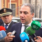 El consejero de la Presidencia, Administración Pública e Interior, Elías Bendodo, hoy tras un acto institucional en el Palacio de San Telmo