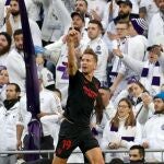 De Jong celebra el gol anulado