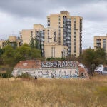 La parcela principal cuenta con 162.524 metros cuadrados de superficie, de los cuales, 40.000 quedaban reservados para el hospital