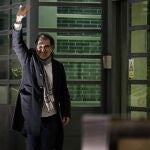El presidente de Òmnium Cultural, Jordi Cuixart, en su regreso a la prisión de Lledoners, en Sant Joan de Vilatorrada (Barcelona), tras disfrutar de su primer permiso penitenciario de 48 horas, que comenzó el pasado día 16.
