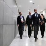 Los miembros del Grupo Vox, que lidera Santiago Abascal, recurrirán tomarán acciones legales si se producen los indultos