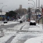 En el pueblo alicantino de Castalla han caído alrededor de 10 cms de nieve durante esta noche de lunes debido al temporal. La Comunitat Valenciana sigue en alerta roja por la virulencia de la borrasca Gloria, que mantiene cerradas varias carreteras y sin clase a 120 municipios, mientras los servicios de emergencia se afanan por afrontar los incidentes ocasionados por la lluvia, la nieve y el viento