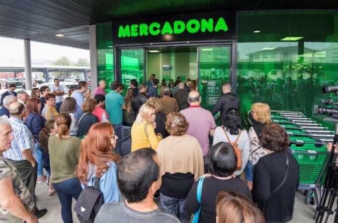 Primer establecimiento de Mercadona en Portugal. EFE Peter Sparks_643x397 Primer establecimiento de Mercadona en Portugal. EFE Peter Sparks_643x397