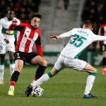 Beñat en un partido con el Athletic frente al Elche.