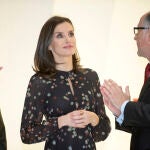 (I-D) La presidenta de la Comunidad de Madrid, Isabel Díaz Ayuso, y la Reina Letizia durante la inauguración de cuadragésima edición de la Feria Internacional de Turismo-FITUR en IFEMA, en Madrid, a 22 de enero de 2020.Turismo, inauguración, casa real, Letizia, Reina, FITURJosé Oliva / Europa Press22/01/2020