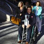 El torero Vicente Ruiz " El Soro " acompañado de Eva Rogel a su salida del hospital Clinico de Valencia