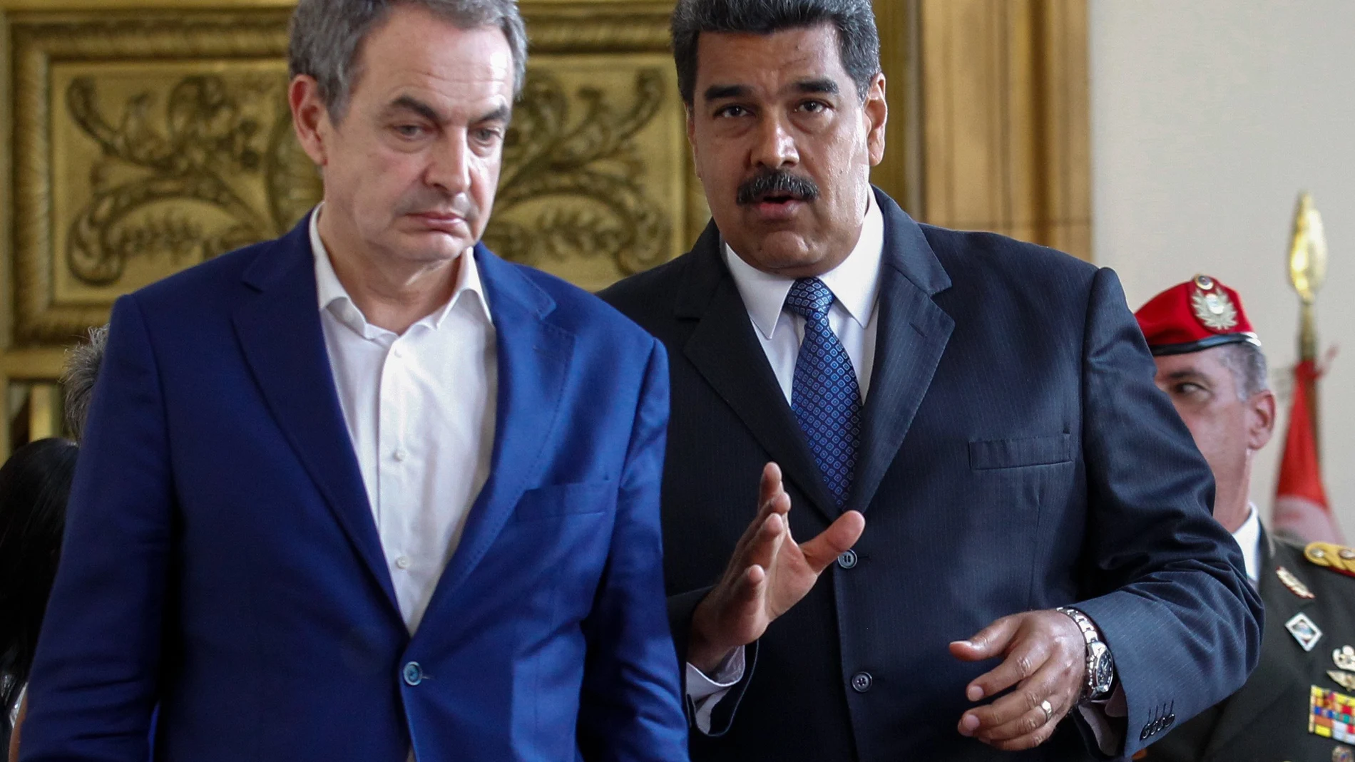 El expresidente del Gobierno, José Luis Rodríguez Zapatero, junto al presidente de Venezuela, Nicolás Maduro.