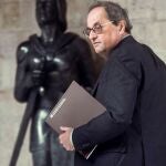 GRAF7311. BARCELONA, 24/01/2020.- El presidente de la Generalitat, Quim Torra se dirige a la reunión con los consellers de los departamentos implicados en la gestión de los efectos de la borrasca Gloria para evaluar los daños y coordinar la respuesta de las instituciones. EFE/Quique García