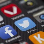 • Conocimiento de analítica, de marketing y la capacidad crítica para elegir y compartir información estratégica son algunas de las principales habilidades que debe tener un buen Community Manager.