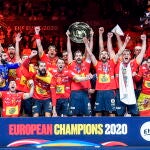 Los Hispanos, con el trofeo de campeones de Europa