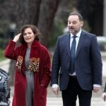Carmen Calvo y José Luis Ábalos ayer a su llegada a la inauguración del Memorial en homenaje a los españoles deportados y fallecidos en Mauthausen