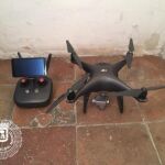 El aparato era de la marca DJI modelo PHANTOM4, pesaba 1,4 kilos, medía casi 40 centímetros y no llevaba placa identificativa