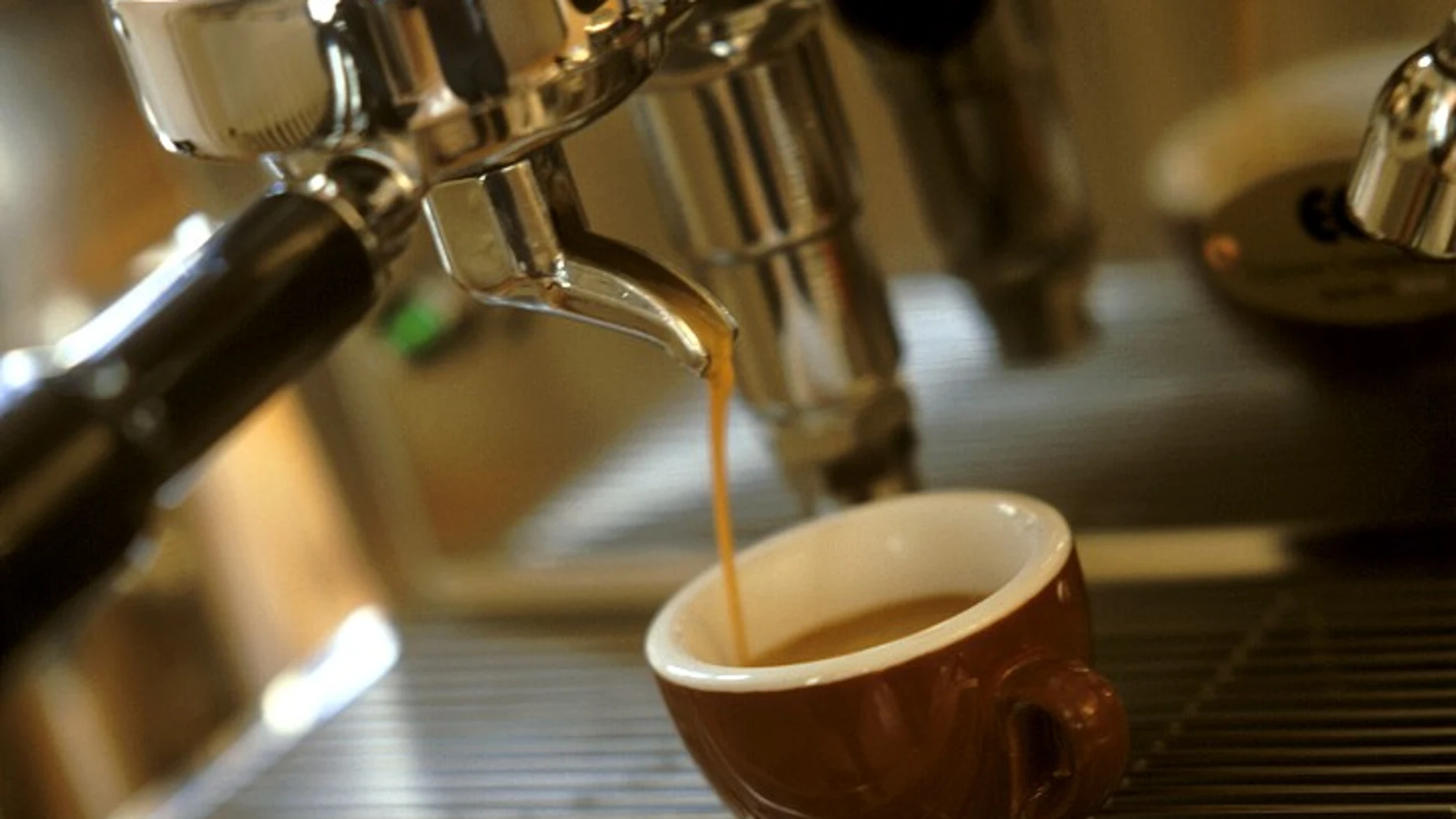 La cafetera debe estar limpia para que no degrade el sabor del café que hagamos