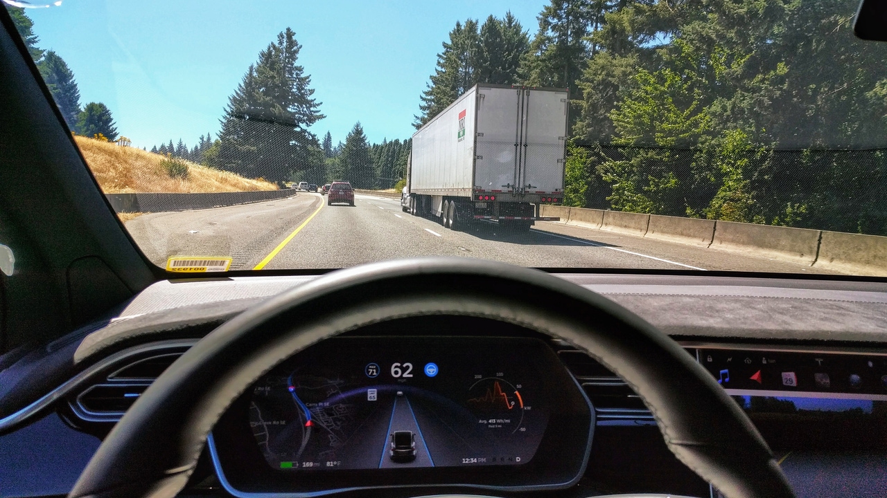 Un video viral explica como utilizar el dispositivo que deberás llevar obligatoriamente en el coche a partir de 2026: "Te puede salvar la vida"