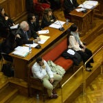 Los acusados Rosa Peral de 36 años, agente de la Guardia Urbana y novia del fallecido Pedro y Albert López de 39 años, también agente de la Guardia Urbana y amante de Rosa sentados en el banquillo, La Fiscalía pide 25 años de prisión para Rosa Peral y 24 para Albert López por asesinato con alevosía al agente de la Guardia Urbana de Barcelona Pedro Rodríguez, el 1 de mayo de 2017. El juicio se prolongará hasta el 17 de marzo y los acusados declararán a petición propia en la última sesión, en contra de lo que es habitual, en la Audiencia de Barcelona, en Barcelona (España), a 3 de febrero de 2020.03 febrero 2020, naturaleza, historia, arte, exposición, ciencia, animalesDavid Zorrakino / Europa Press03/02/2020