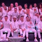 Parte de la plantilla del PSG, vestida de blanco, en la fiesta de cumpleaños de Neymar