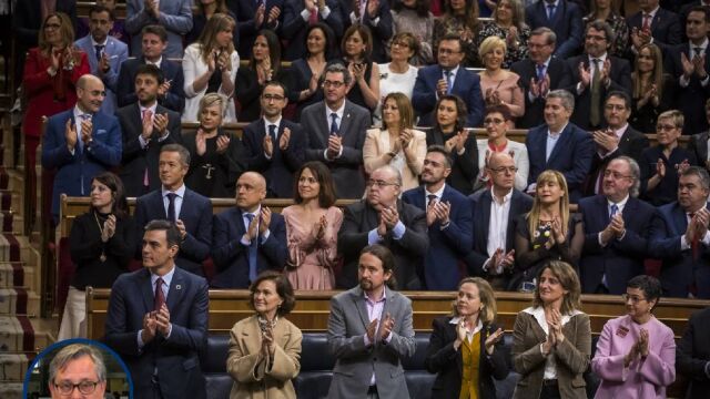 Aplausos a Felipe VI ayer en el Congreso Aplausos a Felipe VI ayer en el Congreso