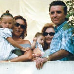 EL TORERO JOSE ORTEGA CANO Y LA CANTANTE ROCIO CON ROCIO CARRASCO Y SUS HIJOS ROCIO Y DAVID FLORES CARRASCO DURANTE LA PROCESION DE LA VIRGEN DE LA REGLA 1999LA ©KORPA .
