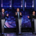 Micheal Martin, Leo Varadkar y la presidenta del Sinn Fein Mary Lou McDonald enun debate televisivo