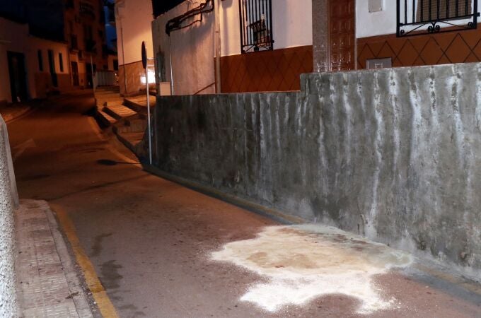 GRAF7156. PINOS PUENTE (GRANADA), 08/02/2020.- Lugar de la calle del Capitán Casado, en la localidad Granadina de Pinos Puente, donde ha fallecido un hombre a causa de un tiroteo. EFE/Pepe Torres.