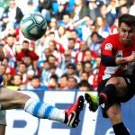 Ibai Gómez con el Athletic. EFE/Javier Etxezarreta