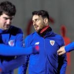 Aritz Aduriz en un entrenamiento con el Athletic.