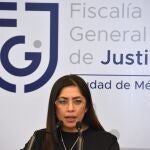 MEX4832. CIUDAD DE MÉXICO (MÉXICO), 11/02/2020.- La portavoz en temas de violencia de género de la Fiscalía General de Justicia (FGJ), Nelly Montealegre Díaz, habla en rueda de prensa este martes en Ciudad de México (México). México, un país que registró en 2019 un total de 1.006 feminicidios según cifras oficiales, está conmocionado por el caso de Ingrid Escamilla, una joven de 25 años que el pasado domingo murió y fue descuartizada a manos de su pareja en la capital, delante del hijo autista de él. Montealegre confirmó que se trata el caso como un feminicidio y que el presunto asesino podría recibir prisión preventiva de oficio. EFE/Mario Guzmán