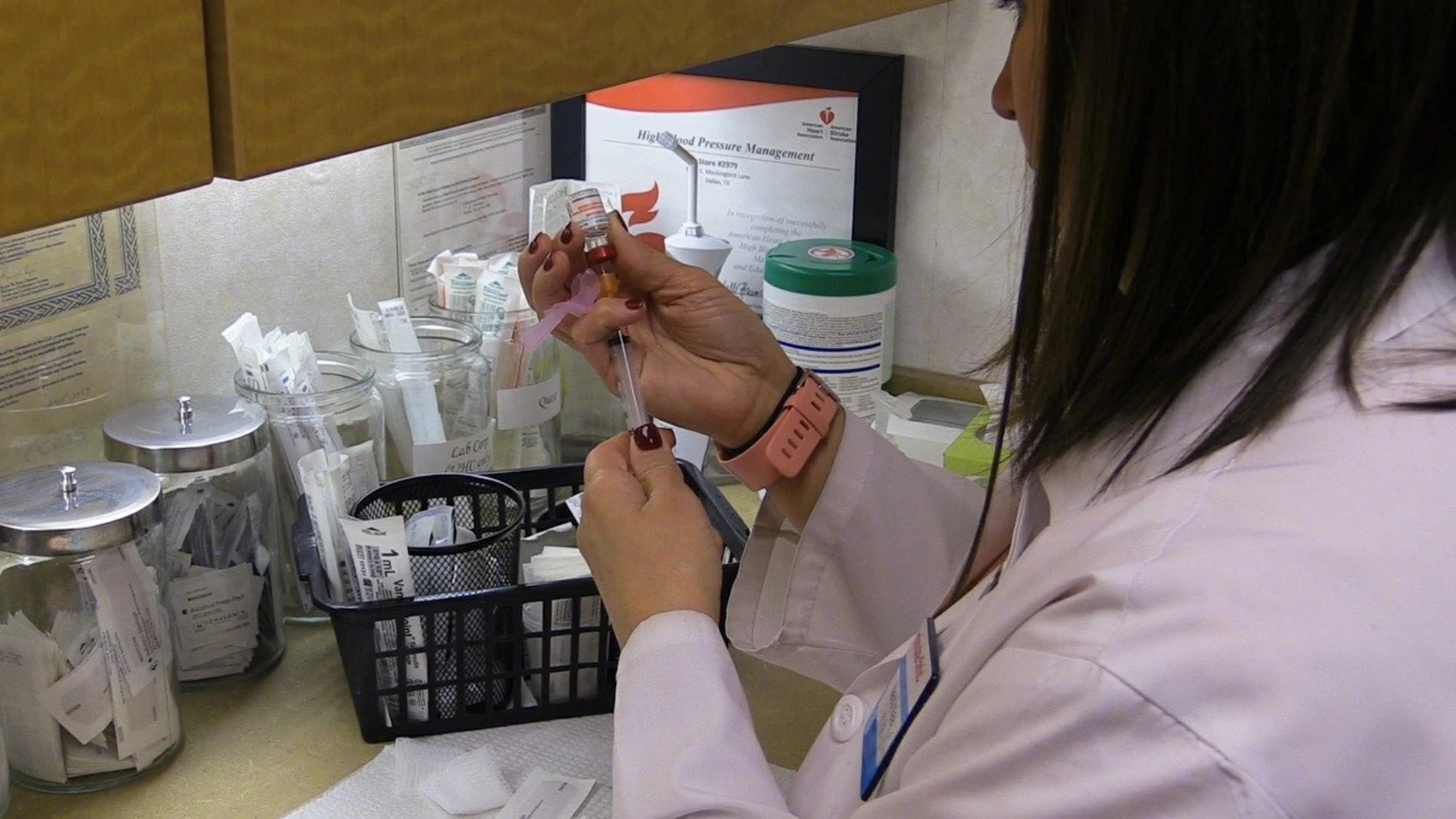 La vacuna contra el herpes zóster también puede reducir el riesgo de accidente cerebrovascular, según un estudio