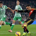 Álvaro García con el Rayo Vallecano frente al Betis.