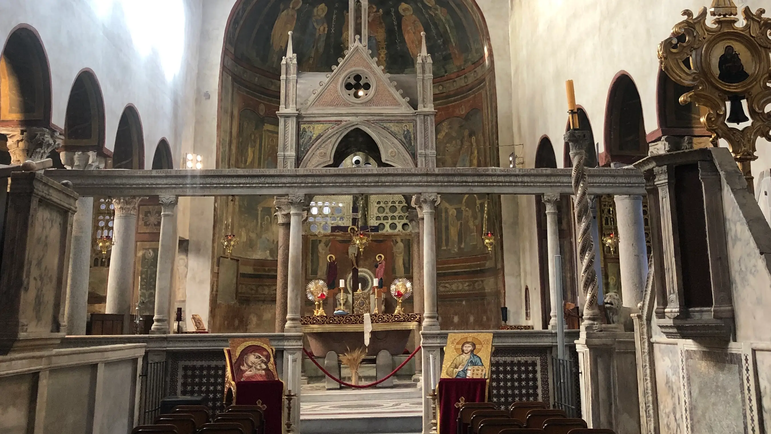 Iglesia Santa María in Cosima. La Iglesia de la Bocca della Verità en Roma