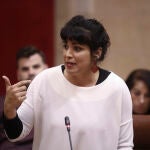 La presidenta del grupo parlamentario Adelante Andalucía, Teresa Rodríguez, durante su intervención en la primera jornada del Pleno del Parlamento de Andalucía que se inicia con la sesión de control al Gobierno, con preguntas de los grupos parlamentario al presidente de la Junta. En Sevilla, a 19 de febrero de 2020.SEVILLA. PRIMERA JORNADA DEL PLENO DEL PARLAMENTO QUE SE INICIA CON PREGUNTAS DE LOS GRUPOS AL PRESIDENTE DE LA JUNTA;JUANMA MORENO;EN LA SESIÓN DE CONTROL AL GOBIERNO.María José López / Europa Press19/02/2020