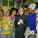San Josemaría Escrivá de Balaguer con un grupo de jóvenes en Villa Sachetti, Roma (Italia)