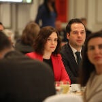 La presidenta de la Comunidad, Isabel Díaz Ayuso, el vicepresidente, Ignacio Aguado, y la portavoz de Vox, Rocío Monasterio
