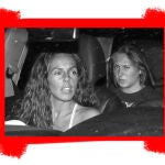 Rocío Carrasco y su hija Rocío Flores en el coche.