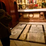Los restos de Queipo de Llano y su esposa, en la basílica de la Macarena de Sevilla