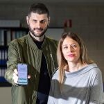 Ignacio Miralles y Juana María Bretón miembros del GEOTEC y del LABSITEC de la Univeritat Jaume I de Castelló han desarrollado una aplicación para móviles que quiere ayudar en el tratamiento de trastornos del ámbito de la salud mental como el trastorno de pánico, la agorafobia y la ludopatía gracias a la tecnología de la geolocalización.