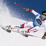 Lara Gut en acción durante la carrera de descenso femenino de la Copa del Mundo de Esquí Alpino de la FIS en Crans-Montana