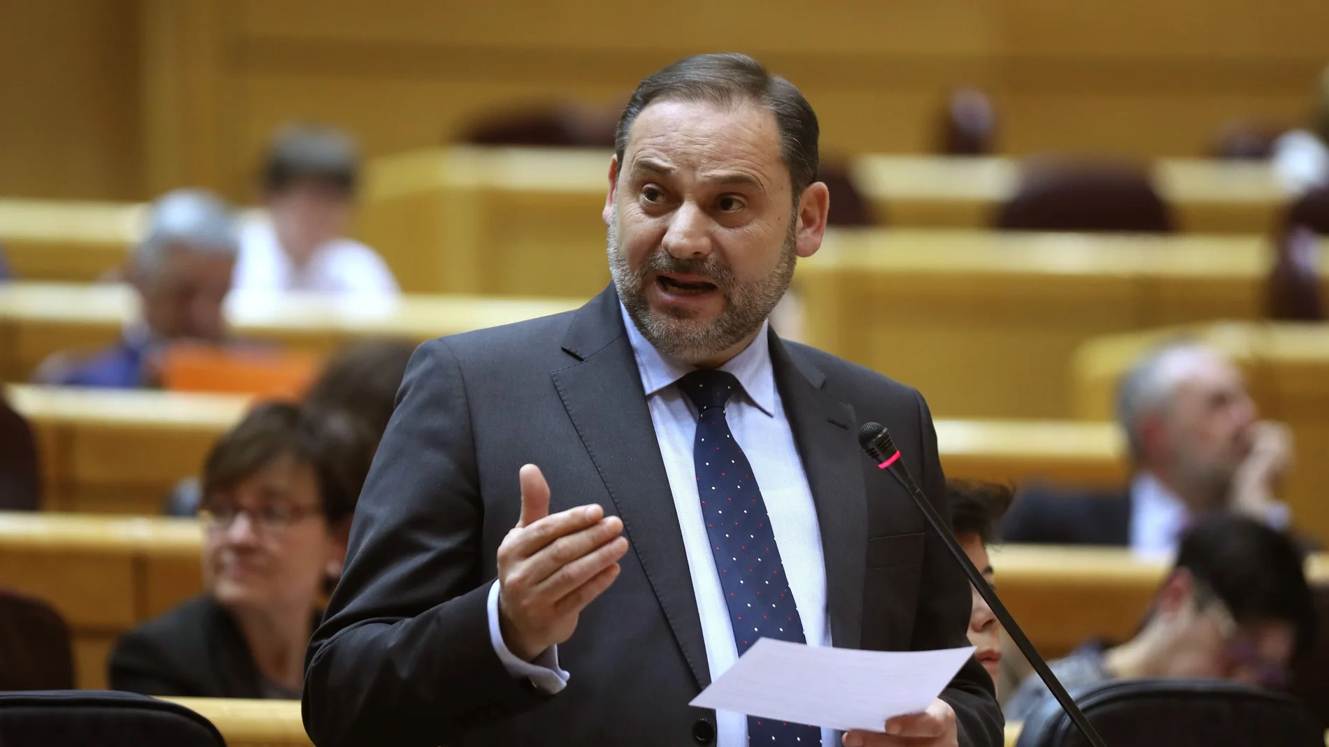 Sánchez responde a la oposición en su primera sesión de control del Senado