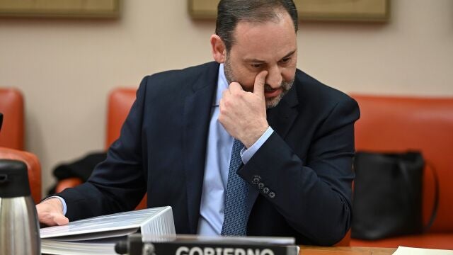 El ministro de Transportes, Movilidad y Agenda Urbana, José Luis Ábalos, durante la comparecencia a petición propia en la comisión del Congreso de su Departamento