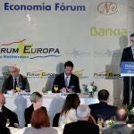 El conseller de Política Territorial, Obras Públicas y Movilidad, Arcadi España (d) , interviene en el Fórum Europa Tribuna Mediterránea