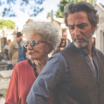 Magüi Mira y Ernesto Alterio en la cinta "Un mundo normal", dirigida por Achero Mañas