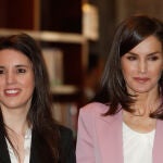 La Reina Letizia junto a Irene Montero.