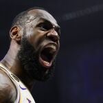 LeBron, en uno de sus últimos partidos con los Lakers