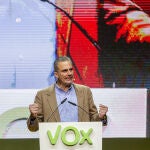 El secretario general de Vox, Javier Ortega Smith, durante su intervención en el acto central de la Asamblea General Ordinaria del partido en el Palacio de Vistalegre