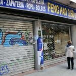 Los empresarios chinos han optado por aplicar medidas restrictivas y cerrar sus comercios